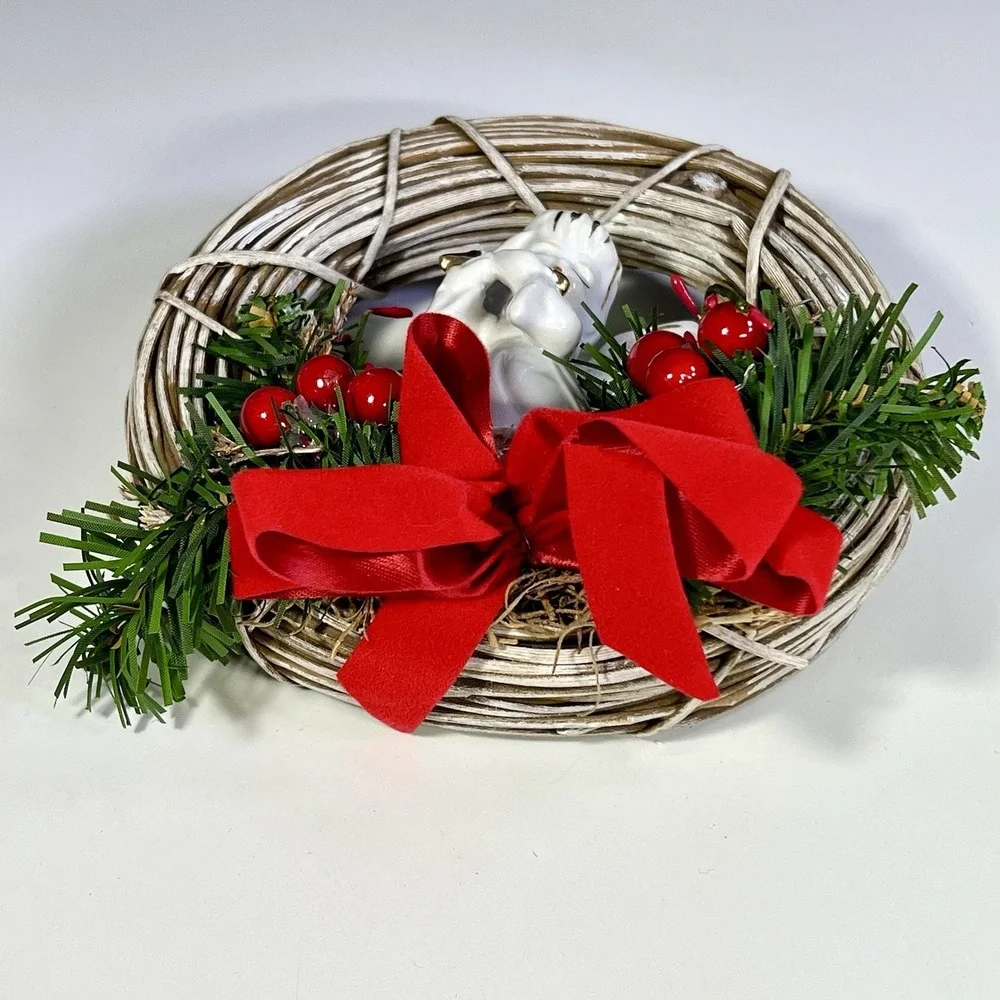 Vintage Hand Crafted Christmas‎ Wreath Porcelain Angel Holly Berry Bow Kitsch 6
